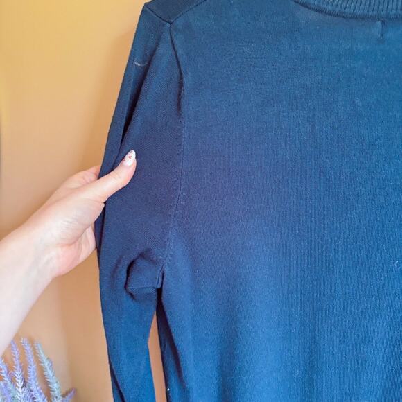 Retrology Crewneck Sweater – Navy Blue Accents, Size Large - Picture 5 of 5